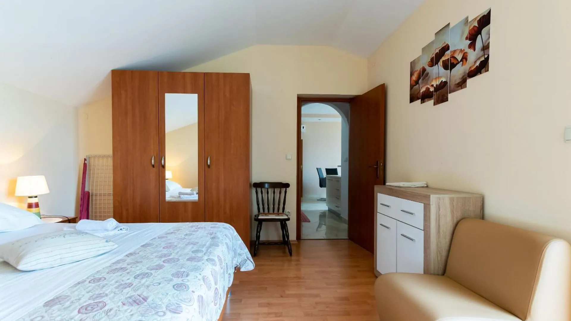 Apartments Sabina Supetarska Draga 0*,  Croatia
