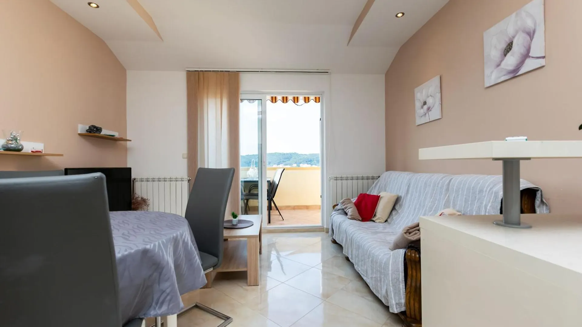 Apartments Sabina Supetarska Draga